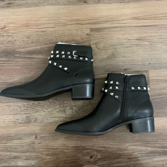 Steve Madden Black Besto Studded Ankle Booties Boots Size 9.5 - Picture 4 of 13